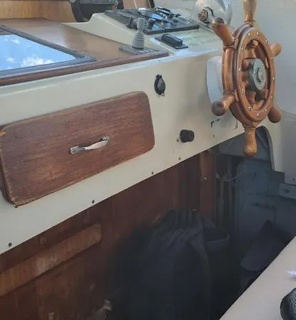 Bateau-hôtel Bateau De Plaisance *