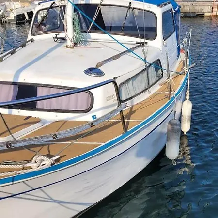 Bateau De Plaisance Botel *